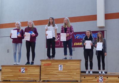 Laura Stoll gewinnt das Mädchendoppel  U15